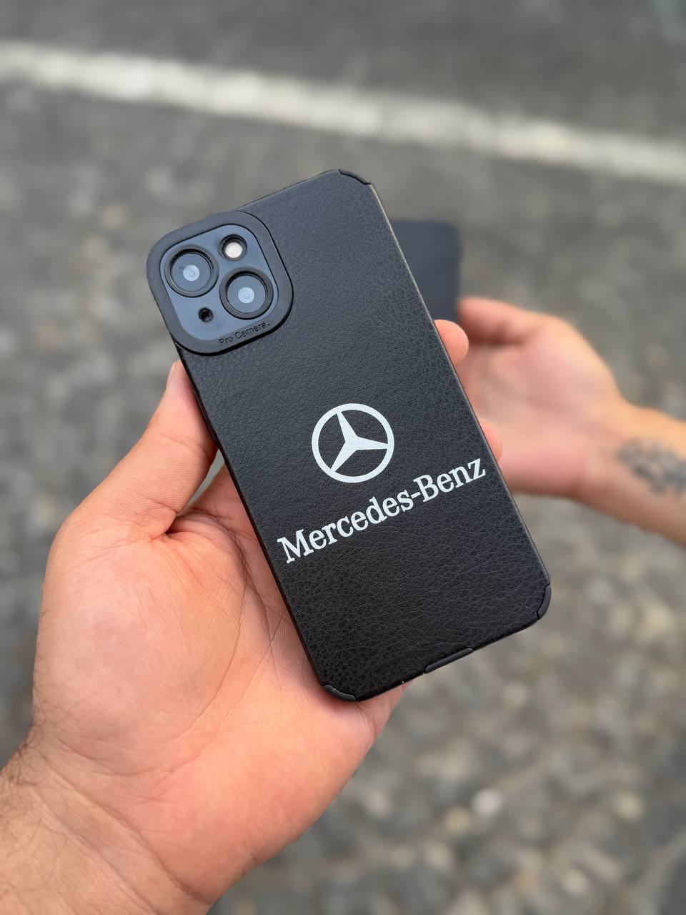 Mercedes-Benz4
